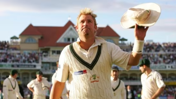 MCG_doffs_hat_to_Shane_Warne_in_emotionally_charged_moment_as_Australia