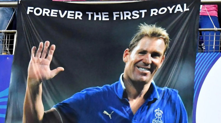 Shane_Warne_honoured_by_MCG_crowd_during_India_vs_Australia_Boxing
