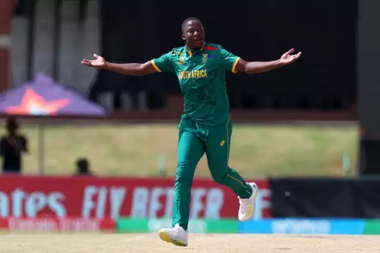 Maphaka_to_make_history_as_South_Africa's_youngest_debutant