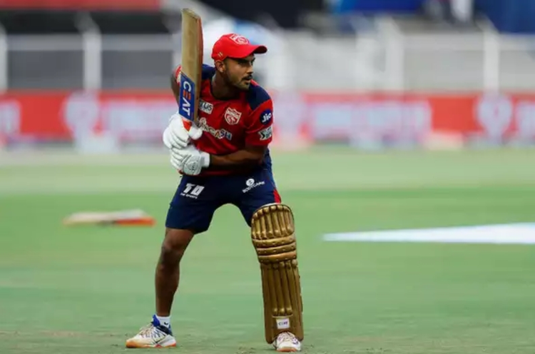 Mayank slams another ton as Karnataka seal QF spot